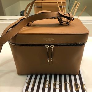 Henri Bendel train case
